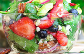 La meilleure recette de salade d'épinards aux fraises!
