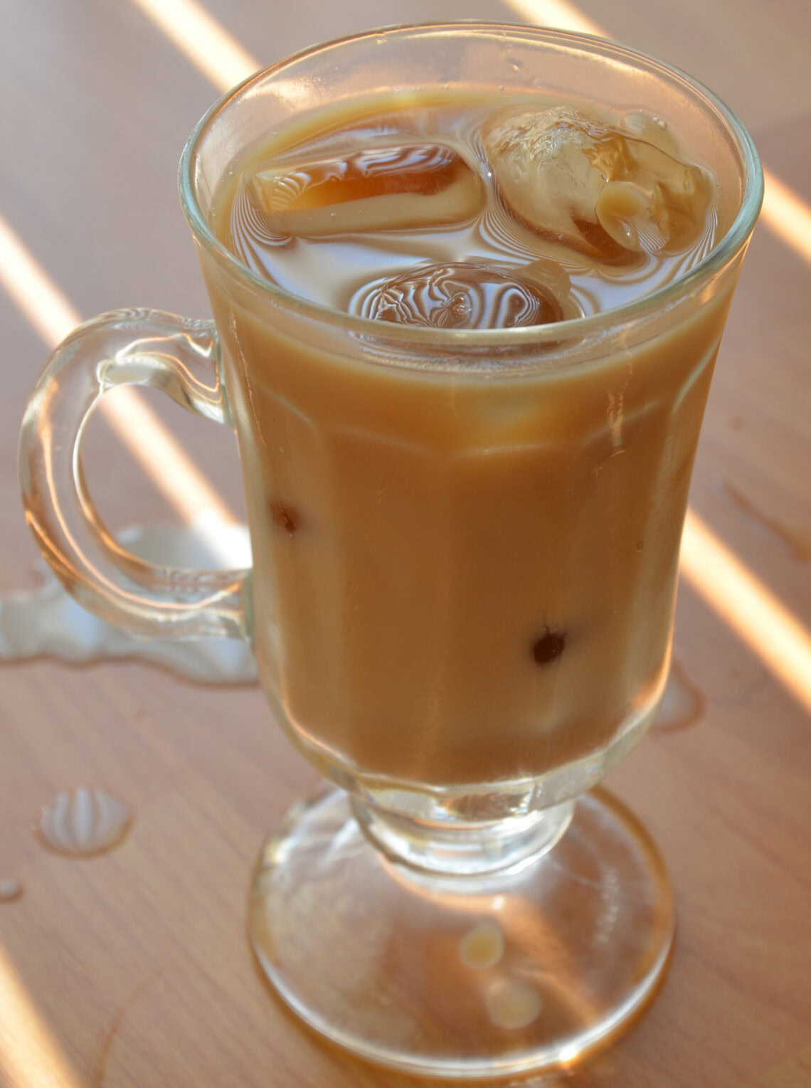 La recette de café glacé maison la plus facile à faire...
