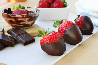 Une recette facile et décadente de fraises au chocolat!