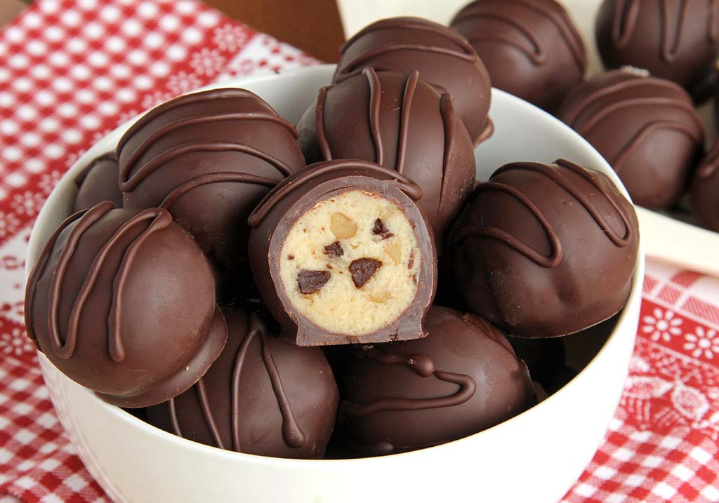Les délicieux truffes à la pâte de biscuits (Enrobé de chocolat!)
