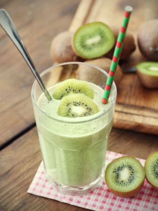 Recette magique de smoothie vert au kiwi et banane