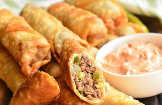 Recette de egg rolls au Cheeseburger (style Cuisine de rue)