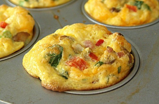 Recette facile de muffins aux œufs brouillés!