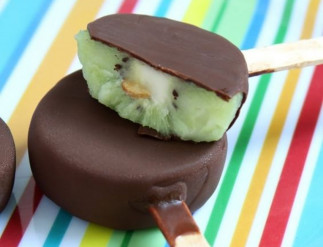 Recette facile de popsicle de kiwi et chocolat!