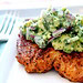 Recette facile de saumon grillé avec une salsa d'avocat!