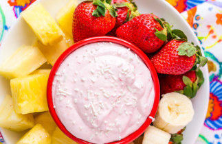 La meilleure recette de trempette aux fraises pour les fruits!