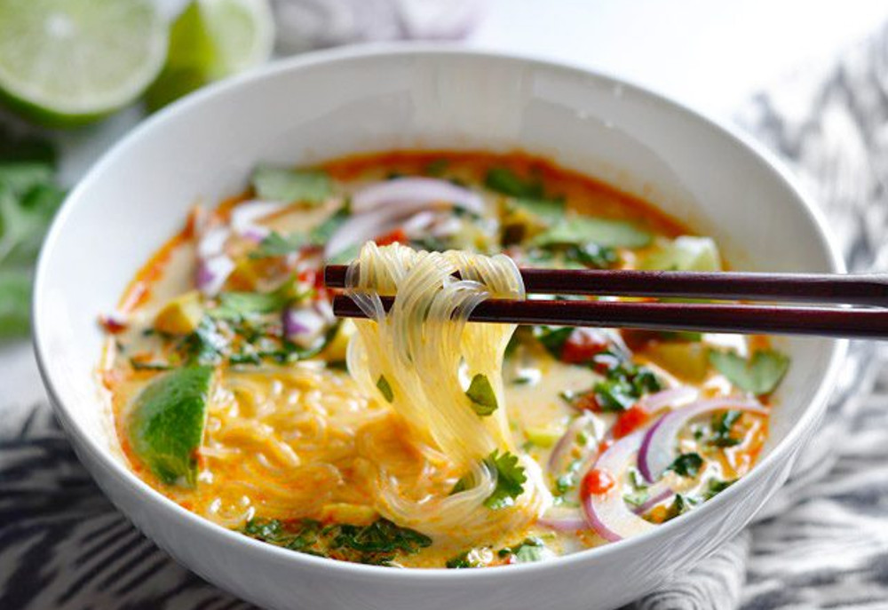 La meilleure recette de soupe thaï au légumes et curry!
