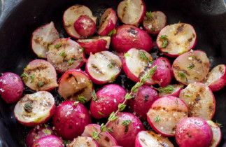 La recette facile de radis grillés au beurre et herbes!