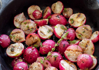 La recette facile de radis grillés au beurre et herbes!