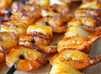 La recette facile brochettes épicées de crevettes et d’ananas (sur le BBQ)!