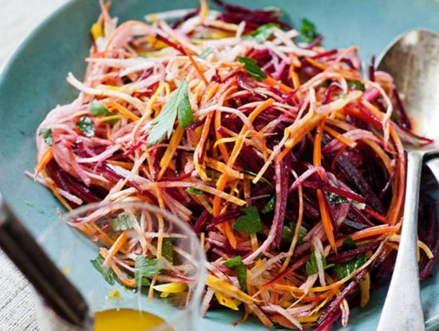 La meilleure recette de salade de betteraves, carottes et pommes!