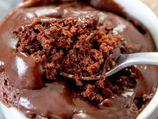Le délicieux Brownies au Nutella et beurre d'arachides dans une tasse (Mug Cake!)