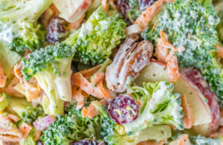 La meilleure recette de salade de brocoli crémeuse au citron!