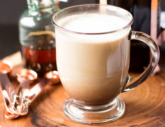 La meilleure recette de café latte à l'érable (Très facile à faire!)