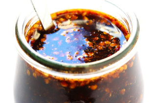 Une très bonne sauce sauce sichuanaise qui est facile à faire!