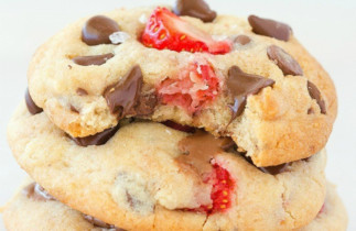 La meilleure recette de Biscuits aux fraises et chocolat noir (Cétogène)