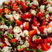 La délicieuse recette de salade de fraises, basilic et fromage de chèvre!