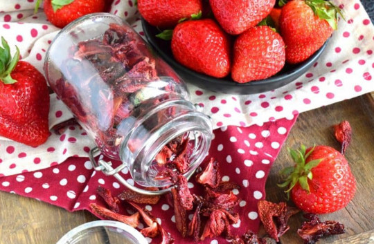 La recette facile des fraises déshydratées au four!