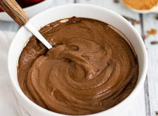 La recette de pouding protéiné au chocolat parfait pour les sportifs et facile à faire!