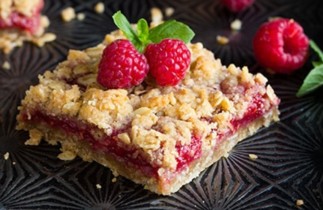 Les barres aux framboises sont la meilleure petite collation de l’été!