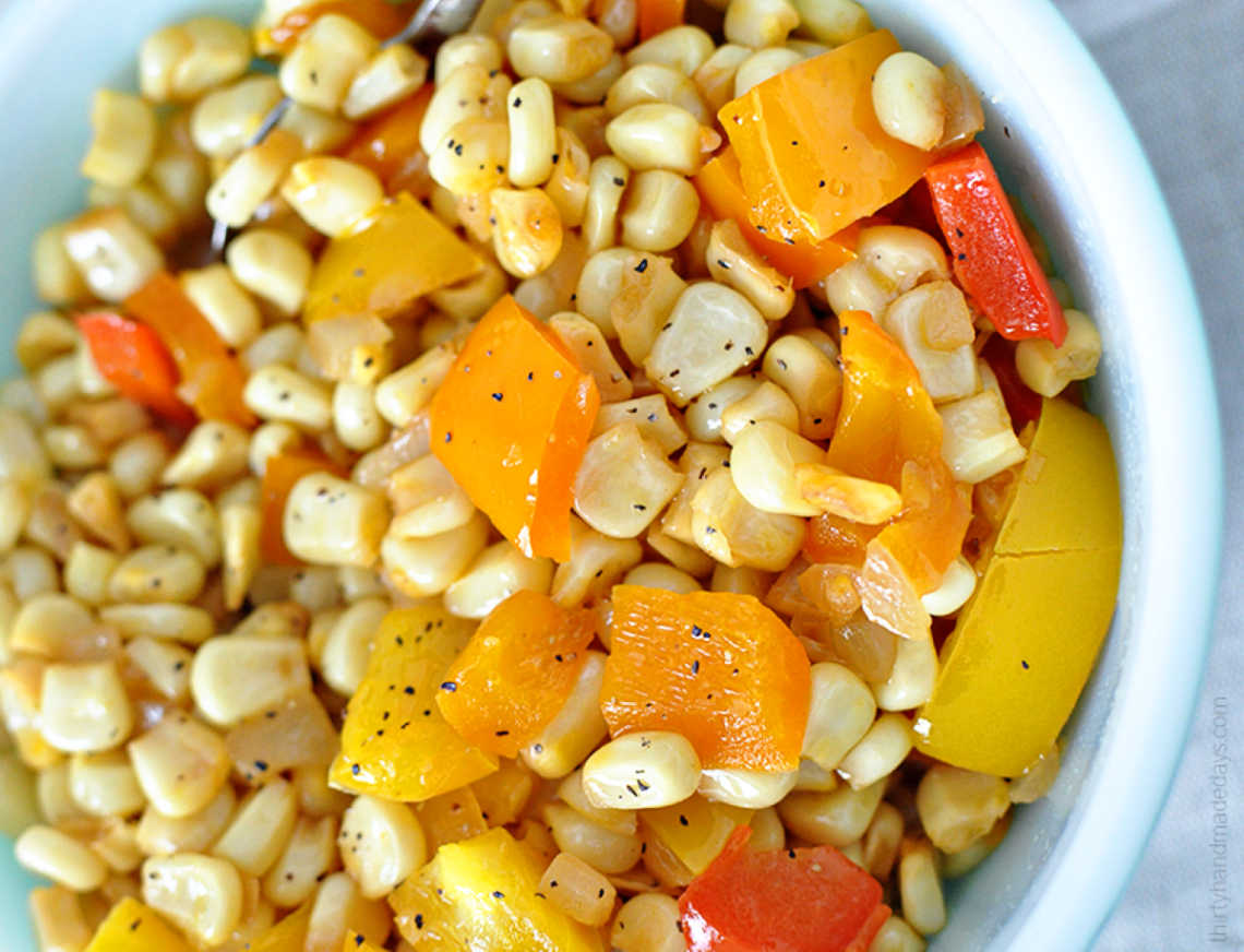 Recette de salade de maïs et poivrons : l'accompagnement parfait!