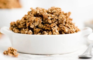 Recette facile de granola maison pour un déjeuner croustillant!