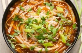 Comment préparer une soupe de nouilles asiatiques épicée